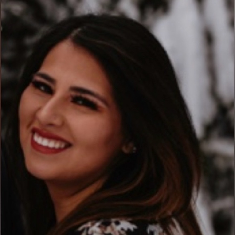 Meet your Posher, Alejandra